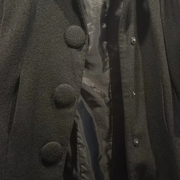 Vintage style black coat - Picture 5 of 11